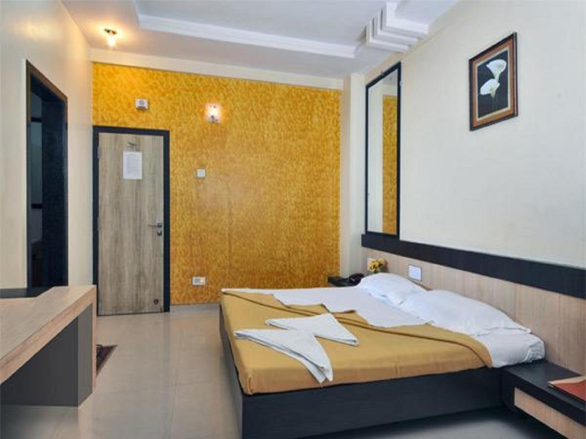Hotel Shri Krishna Shirdi Luaran gambar