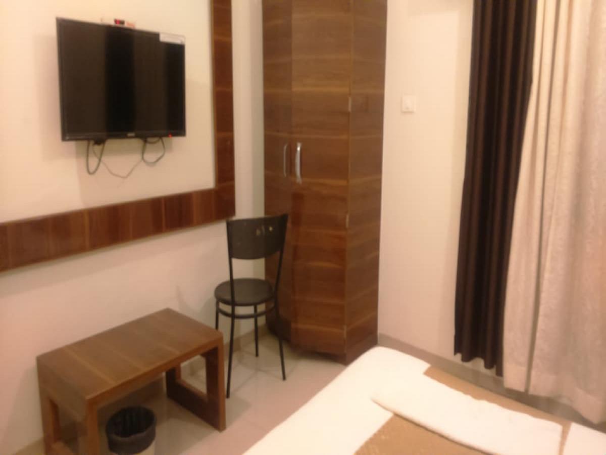 Hotel Shri Krishna Shirdi Luaran gambar