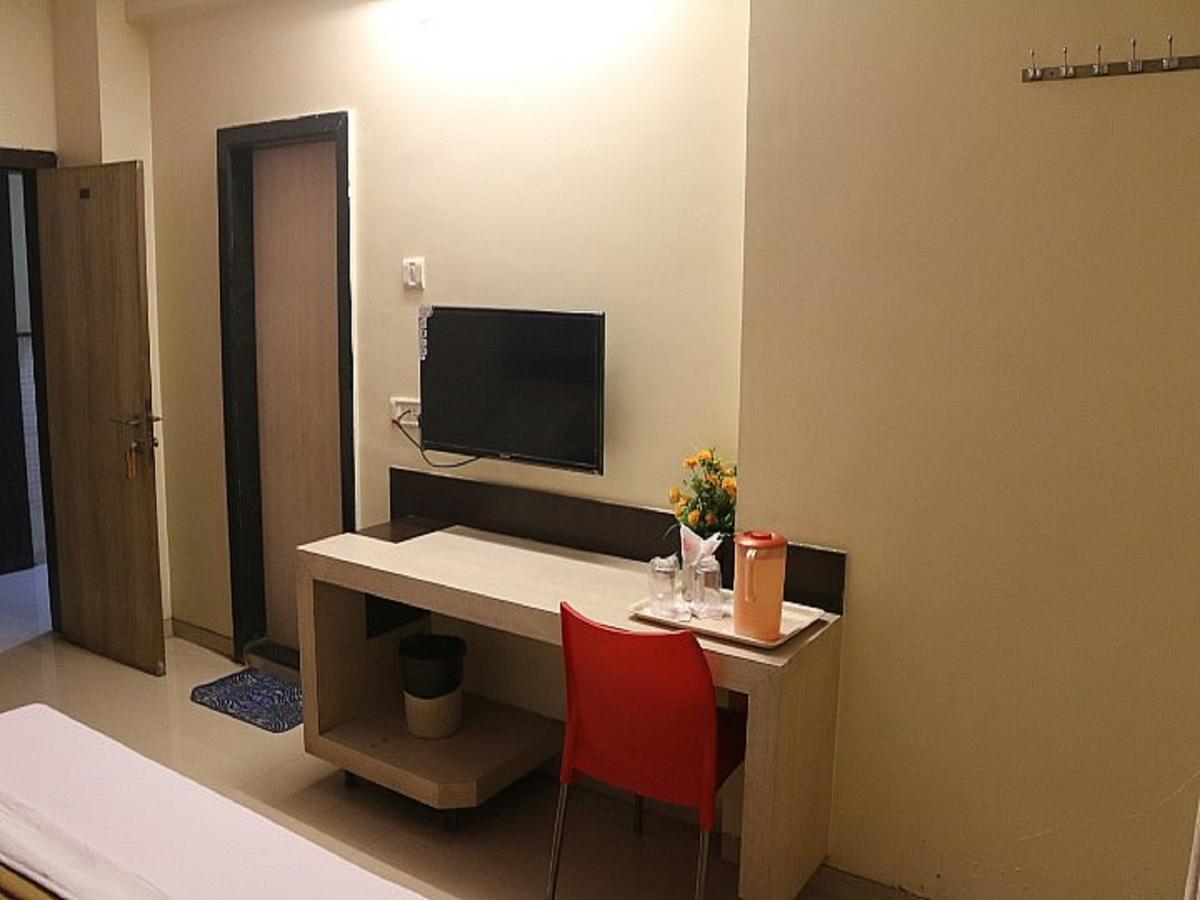 Hotel Shri Krishna Shirdi Luaran gambar